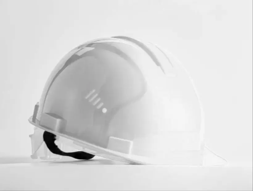 Каска защитная СТРОИТЕЛЬ с храповым механизмом (белый)